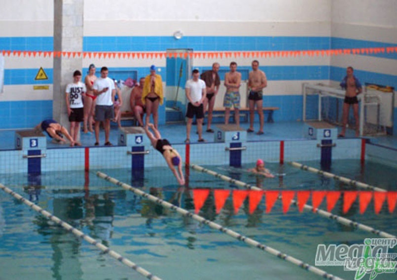 Загальноуніверситетська спартакіада УжНУ свій черговий етап «пропливла»