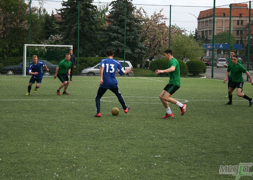 Студенти-фізкультурники – чемпіони УжНУ з міні-футболу