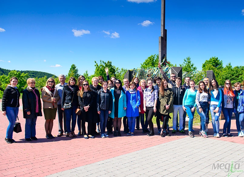 Україністи УжНУ вивчають літературне Закарпаття мандруючи