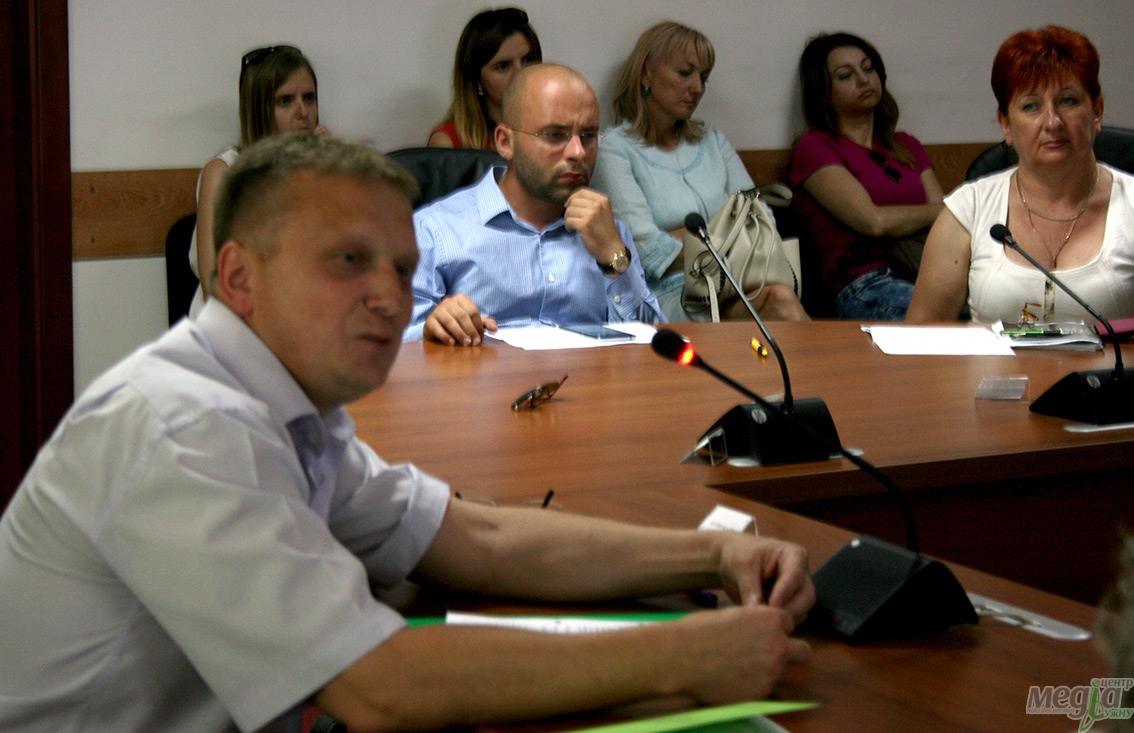 Близько трьох десятків студентів УжНУ отримуватимуть академічні іменні та персональні стипендії