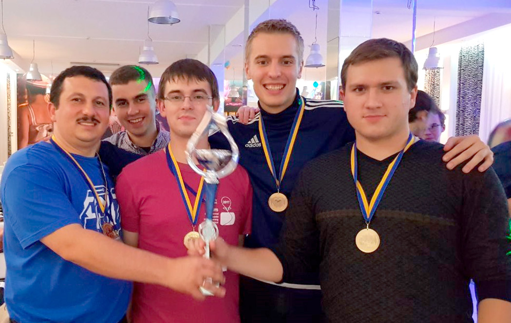 Команда УжНУ здобула «срібло» у півфіналі чемпіонату світу з програмування й виборола Кубок України