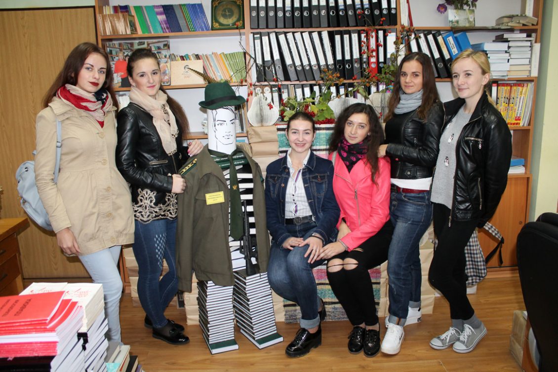 Україністи пізнавали літературу практично – в бібліотеці