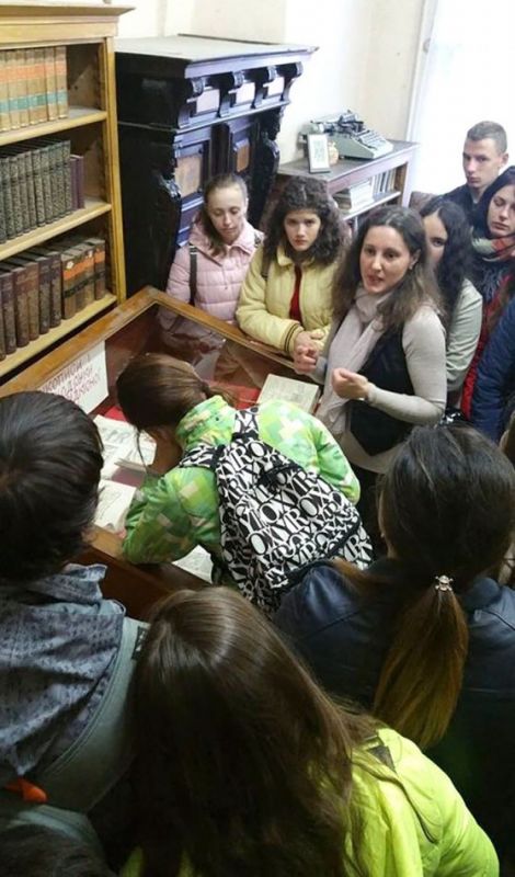 Студенти-історики оволодівають азами фаху в книжковій скарбниці університету