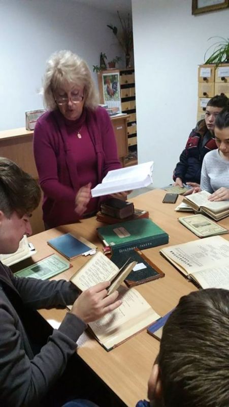 Студенти-історики оволодівають азами фаху в книжковій скарбниці університету