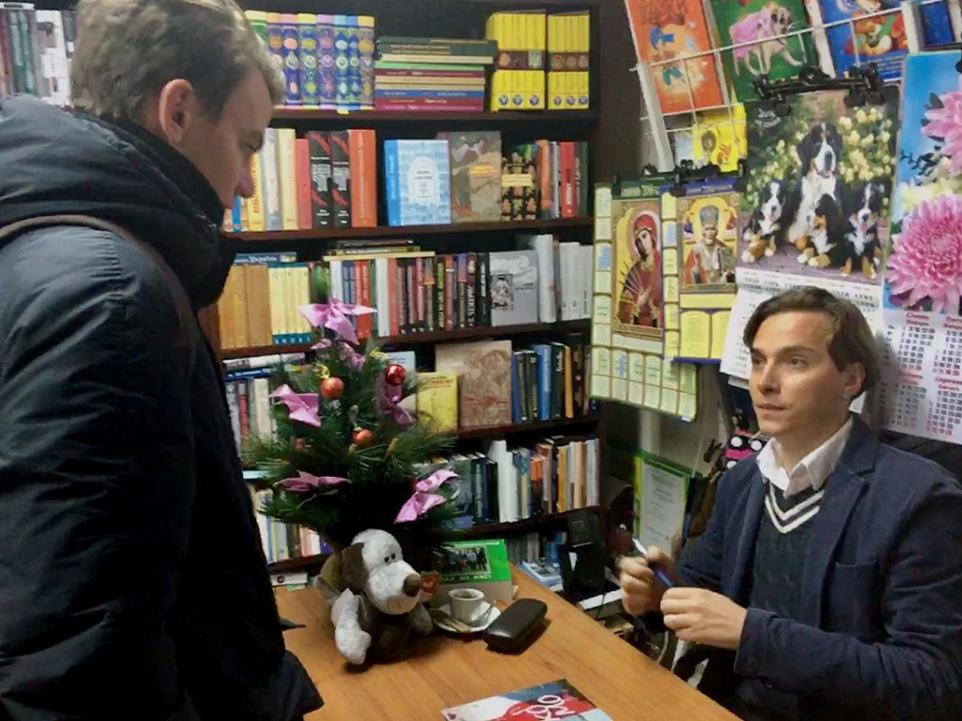 Вперше в Ужгороді за прилавком книгарні – письменник Андрій Любка