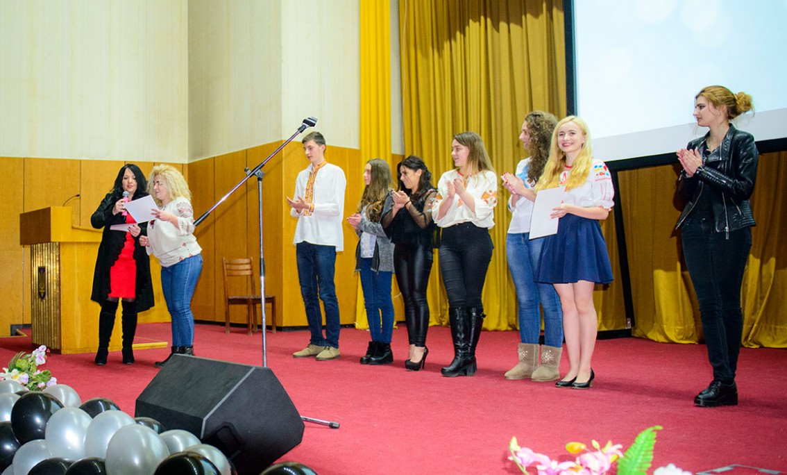 День Збройних сил України в УжНУ відзначили конкурсом патріотичної пісні