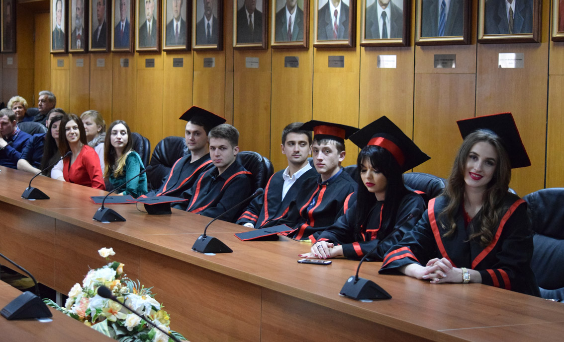 Понад півсотні магістрів факультету МЕВ урочисто отримали дипломи