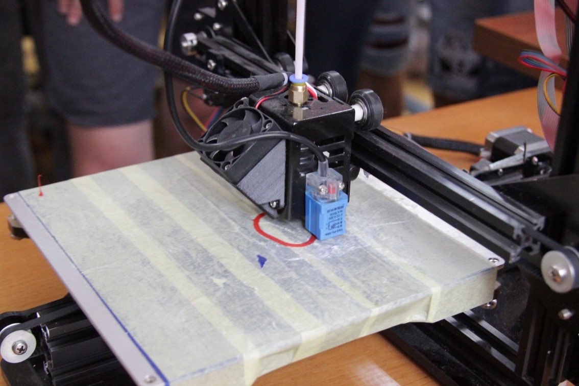 У кращих традиціях матфаку: школярам показали 3D-принтер, доповнену реальність та… Кафедральний собор