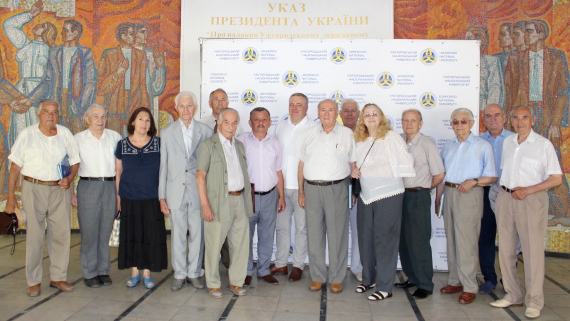 Міжнародна асоціація випускників зібрала ветеранів – творців історії УжНУ – у переддень Незалежності України