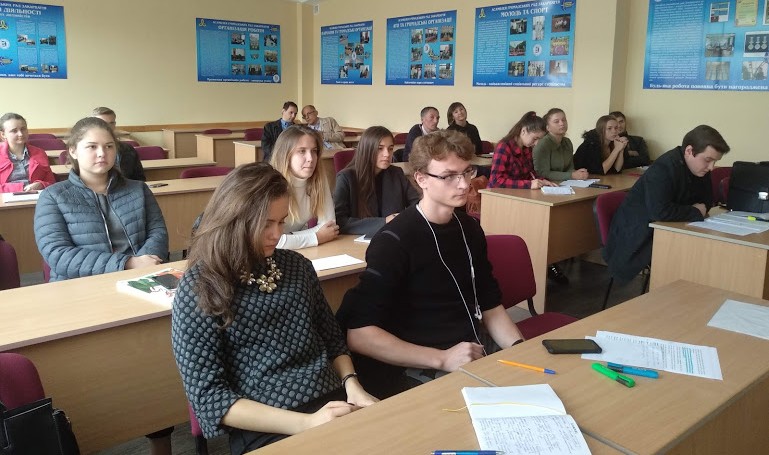 Студенти факультету МЕВ дебатували щодо проблем лінгвістики