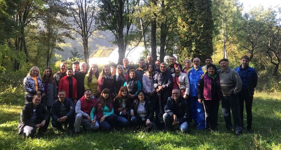 Домашня атмосфера, боґрач, співи – юрфак весело відзначає професійні дати