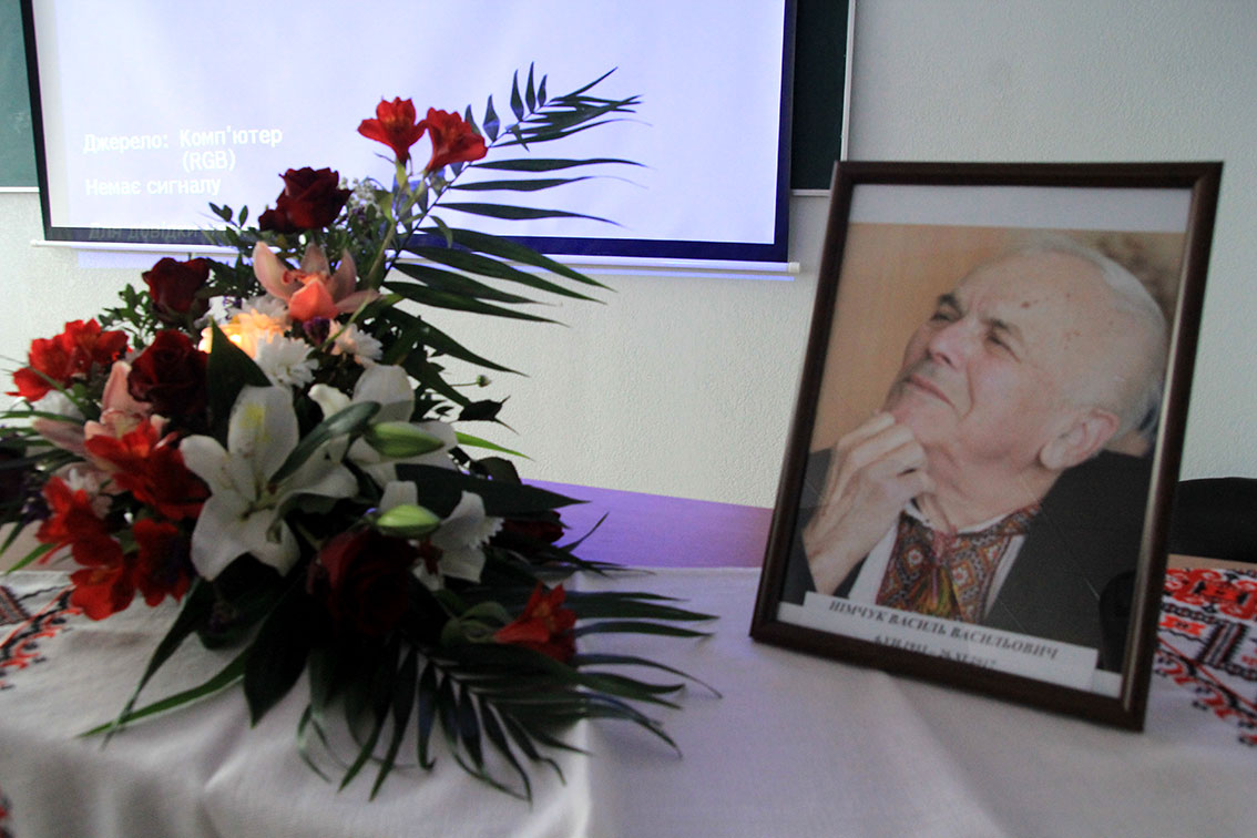 Філологічний факультет улаштував годину пам’яті до роковини відходу Василя Німчука