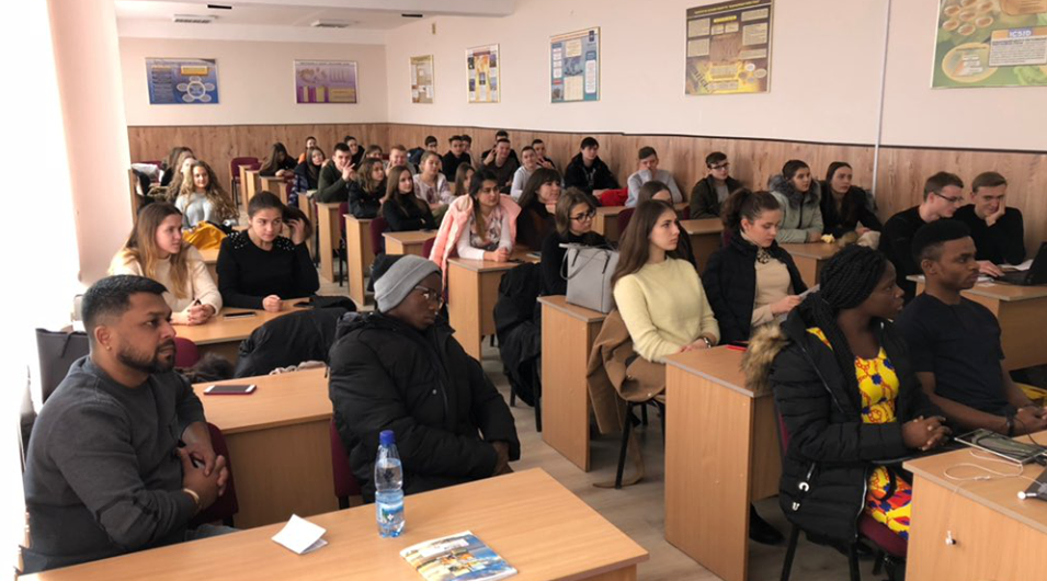 Культурні мости між державами зводили студенти факультету МЕВ