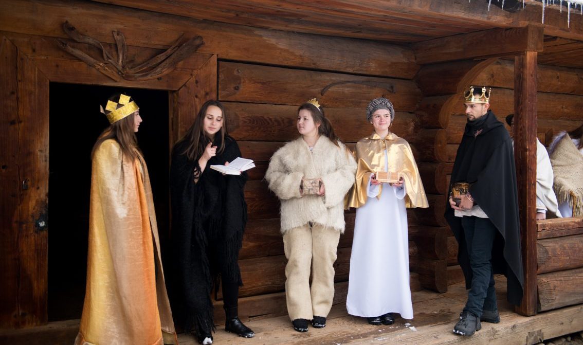 Першокурсники філфаку під керівництвом доцента кафедри української літератури Оксани Тиховської реконструювали давні українські вертепні дійства
