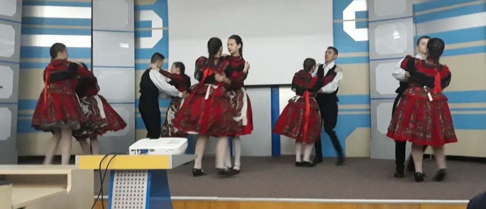 Магістри чотирьох спеціальностей Українсько-угорського ННІ УжНУ – з дипломами!