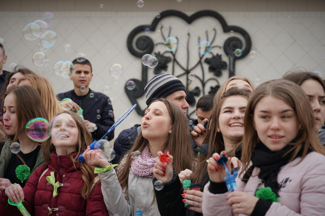 Дмухай бульбашки та усміхайся: в Ужгороді відбувся Булькфест