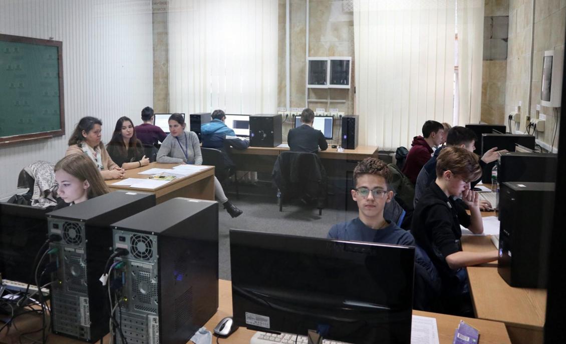 Закарпатські юні програмісти повернулися зі Всеукраїнської олімпіади із «золотом» та «сріблом»