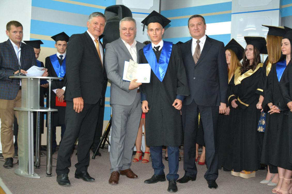 Випускники Українсько-угорського ННІ – теж із дипломами