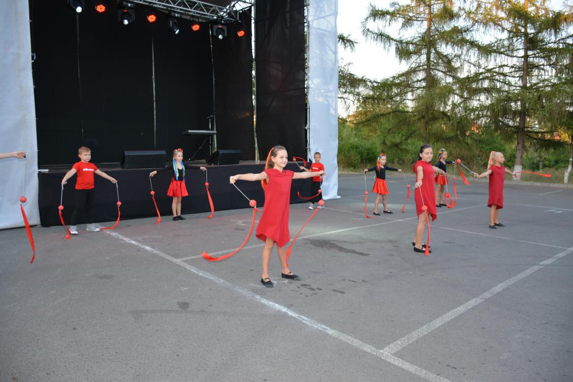 Початок навчального року в УжНУ відзначили і концертно-танцювально