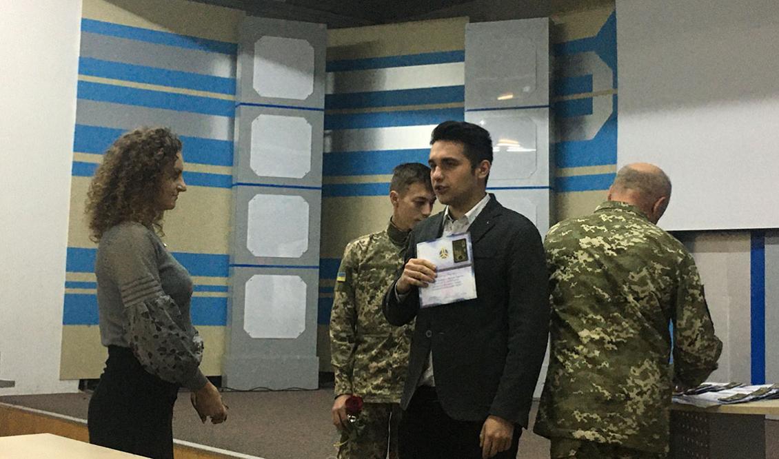 «Служу українському народові!»: випускникам кафедри військової підготовки вручили перші погони