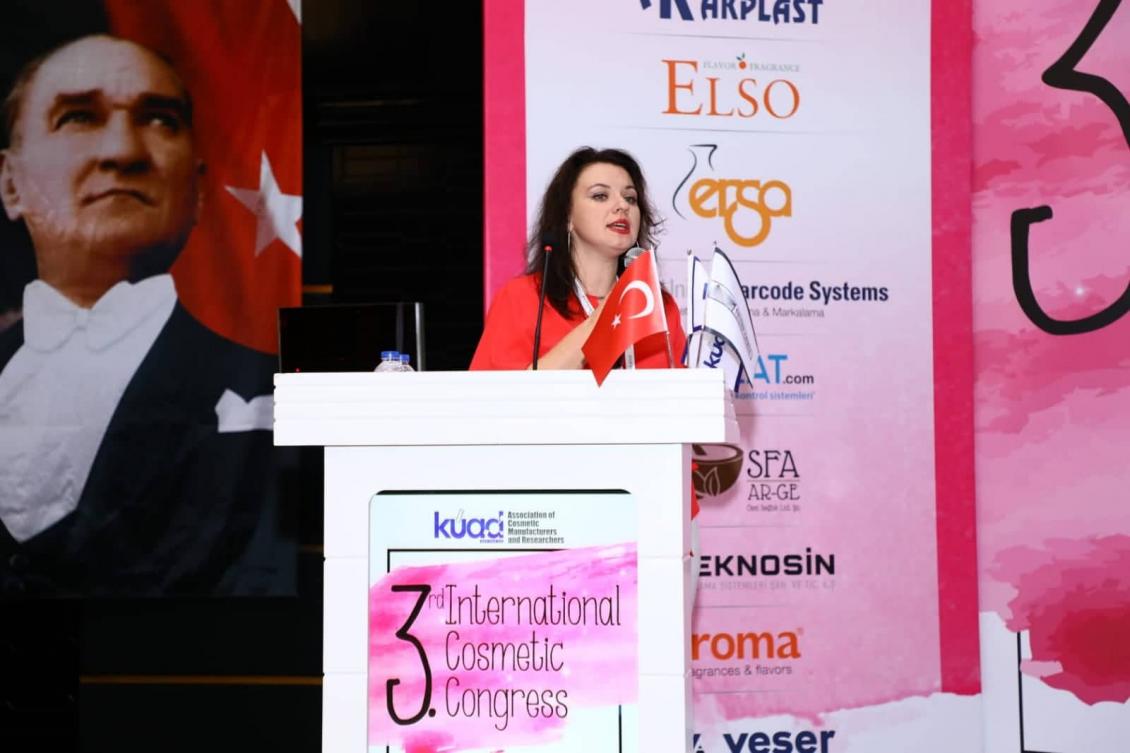 Доцентка біофаку Марина Кривцова доповідала на Косметологічному конгресі в Туреччині