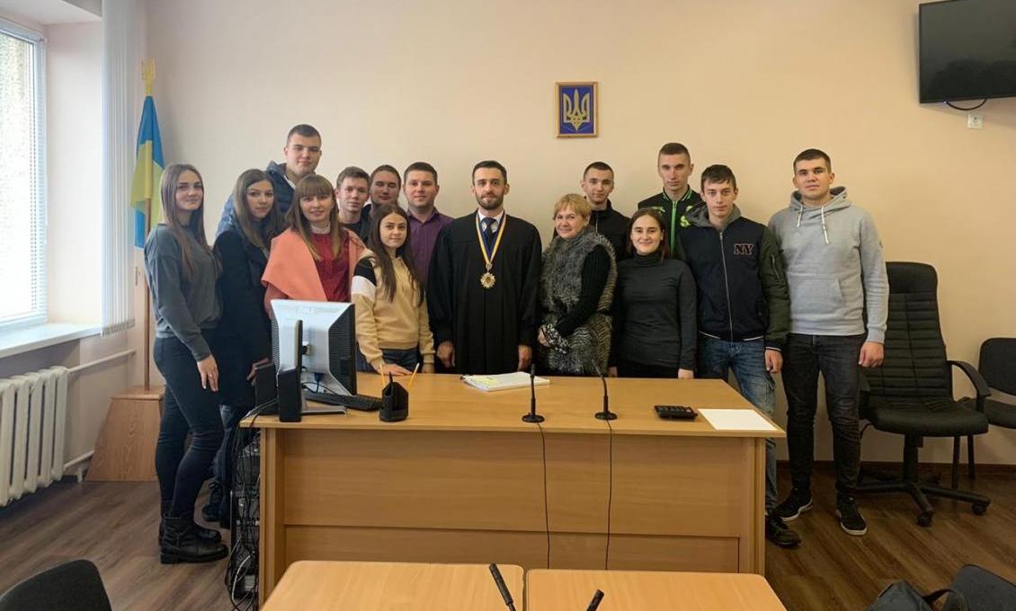 Студенти-юристи поглиблювали фахові навички під час засідань у Господарському суді Закарпаття