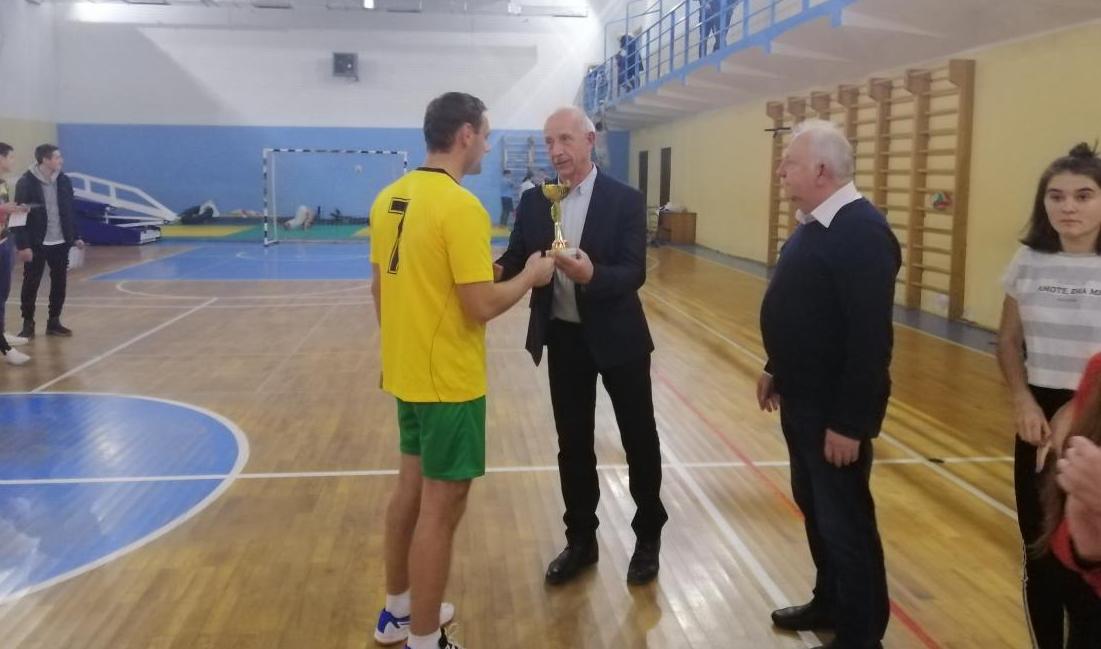 Фізичний факультет УжНУ вдруге влаштував благодійний волейбольний турнір