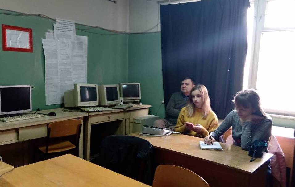 Стереотипи геть – сучасна шкільна молодь обирає фізику