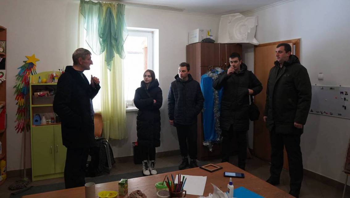 Студрада й профком студентів УжНУ передали ваші подарунки дітям з інвалідністю