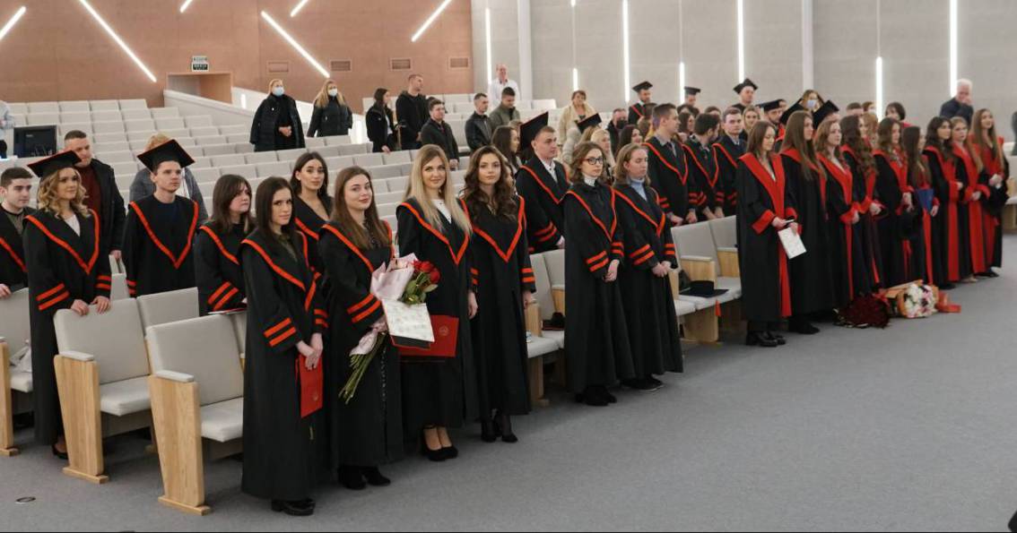 На факультеті історії та міжнародних відносин дипломували магістрів