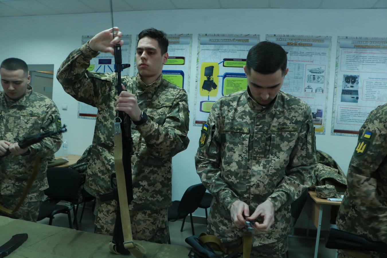 Майбутні захисники України: як в Ужгородському університеті навчають офіцерів запасу