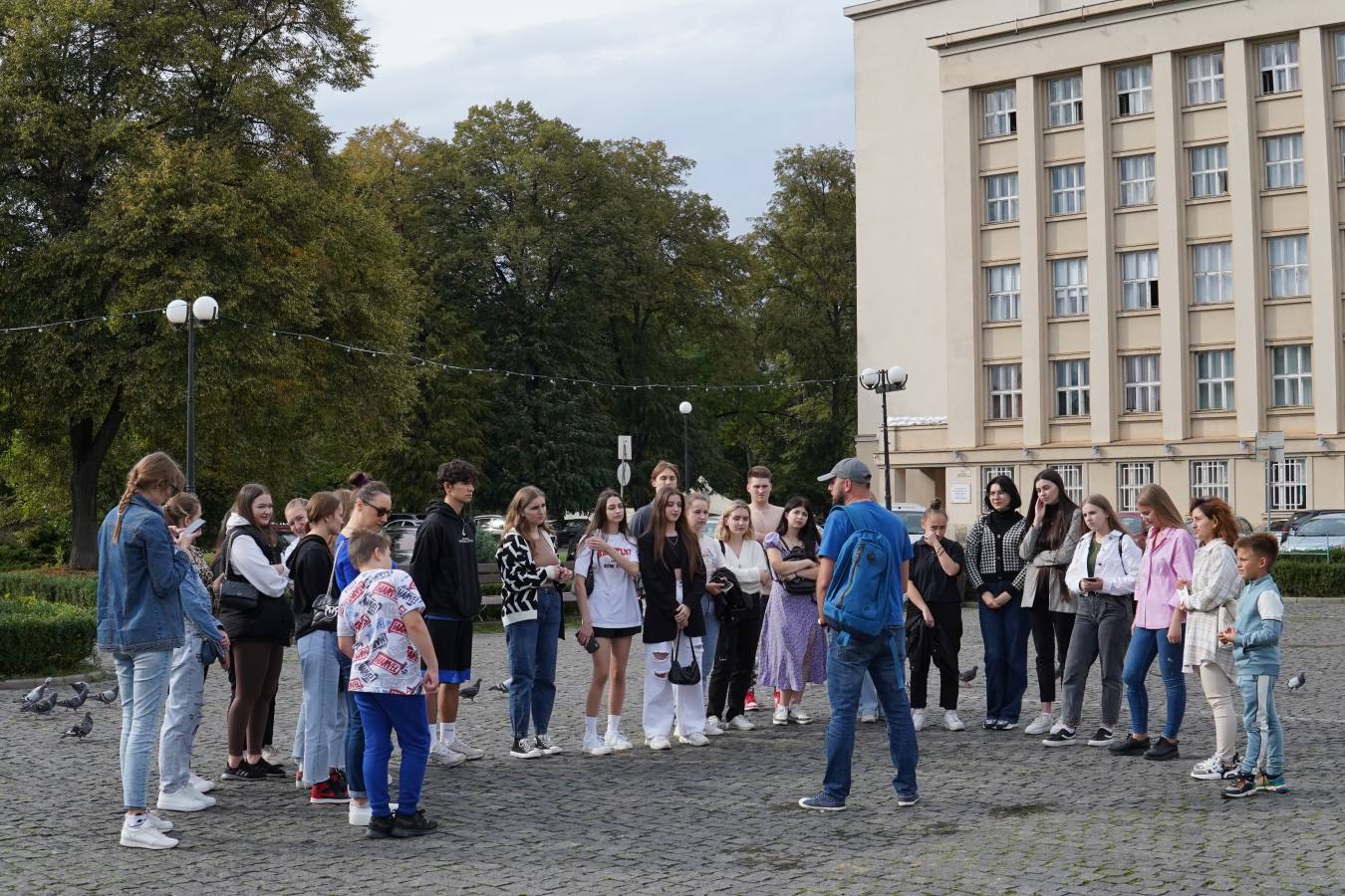 Після перших пар — знайомитися з містом: Першокурсники ФІМВ екскурсували Ужгородом