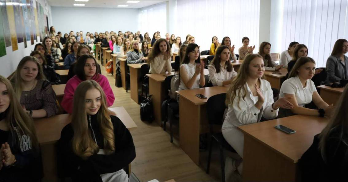 Філологічний факультет УжНУ познайомився зі своїми першокурсниками