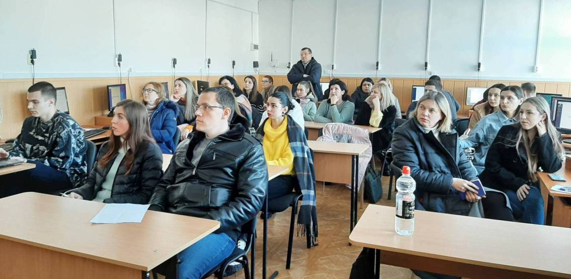 В Ужгородському університеті запроваджують електронний розклад