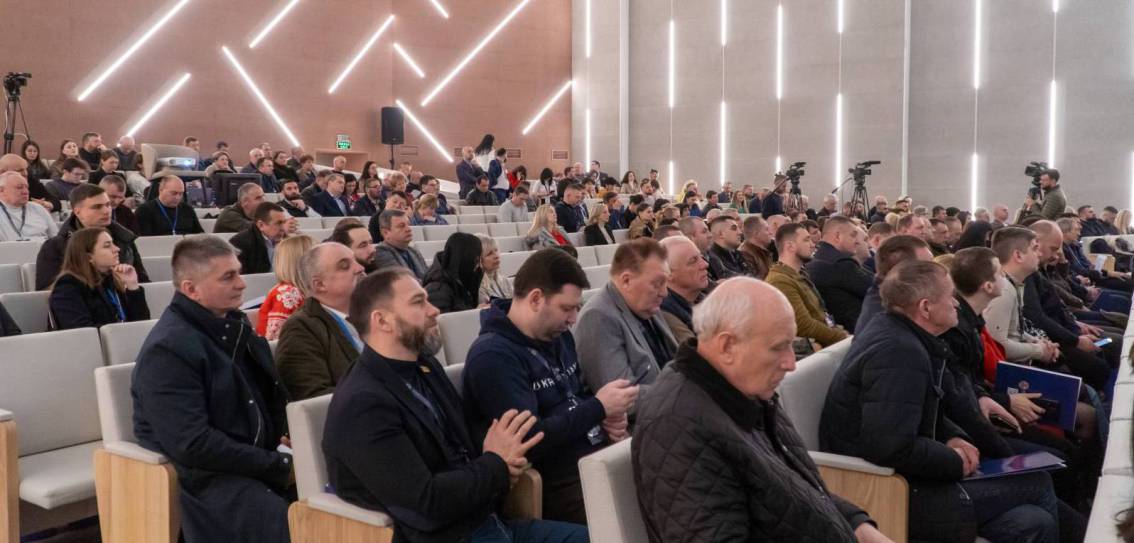 В Ужгородському університеті дискутували про взаємодію під час війни і для відновлення України