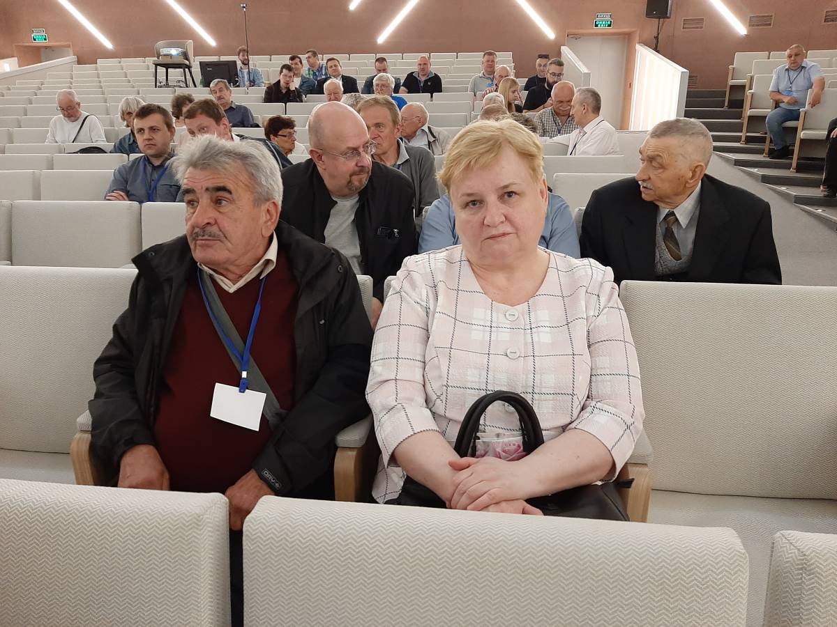 В УжНУ розпочалася ІХ Українська наукова конференція з фізики напівпровідників
