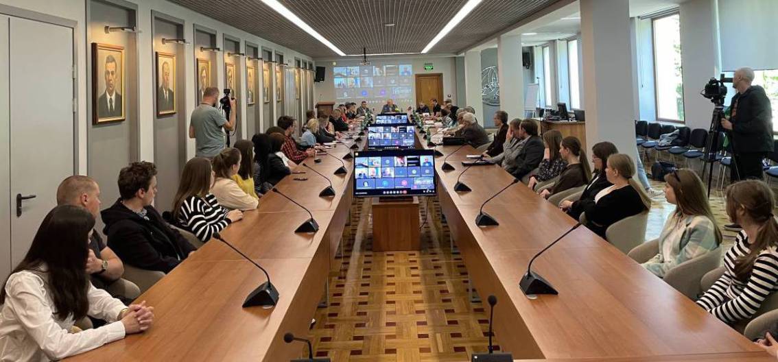 Міжнародну наукову конференцію до 30-річчя Чеської та Словацької Республік провели в УжНУ