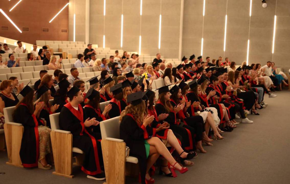 Бакалаврат позаду – випускники факультету історії та міжнародних відносин із дипломами