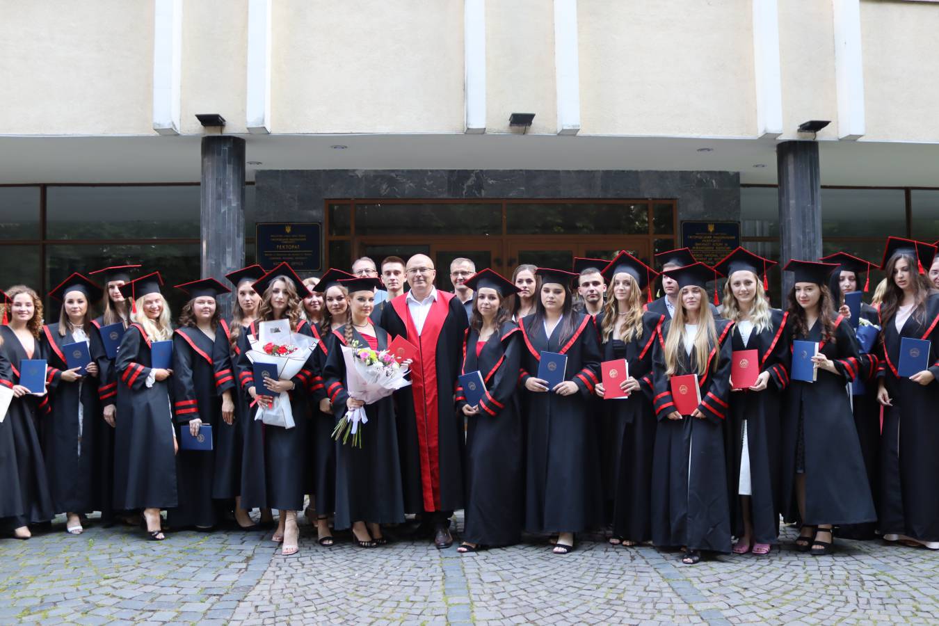 Факультет суспільних наук дипломував своїх бакалаврів