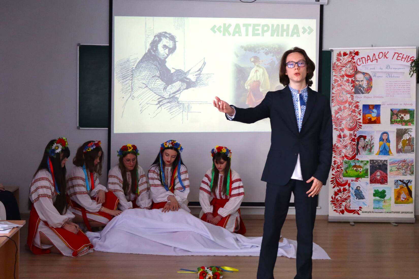 На філологічному факультеті вшанували Тараса Шевченка й провели День відкритих дверей для школярів