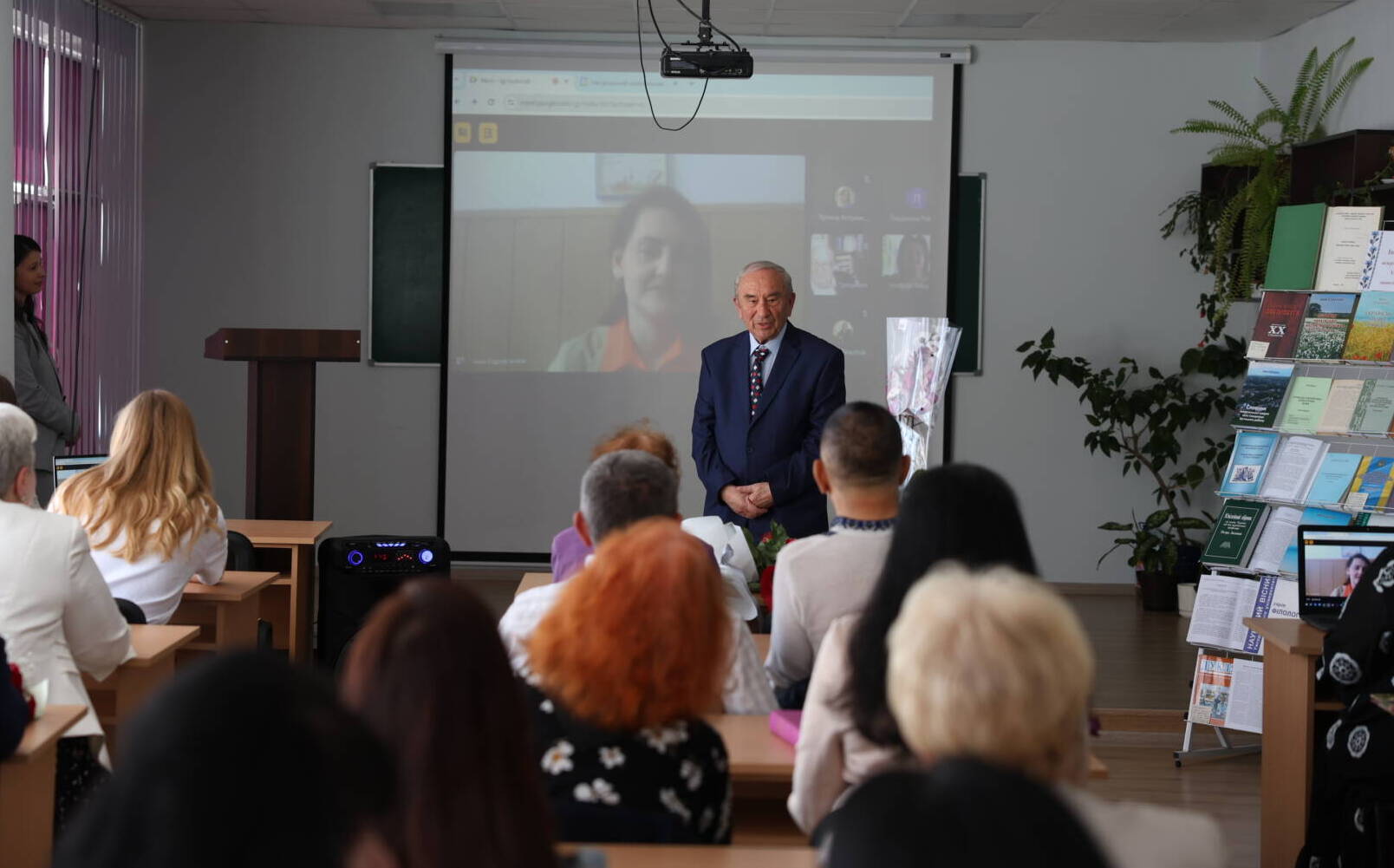 80 років і чеснот Івана Сабадоша – працелюбного науковця, мудрого наставника, щирого оптиміста