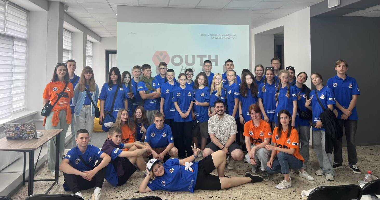 У «YouthHub» навчали медіаграмотності учасників всеукраїнського соціального проєкту «Залізна зміна»