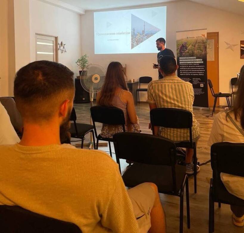 Нові знання для нового життя: на базі кафедри інформатики та фізико-математичних дисциплін організували курс з вебдизайну та UI/UX для ВПО