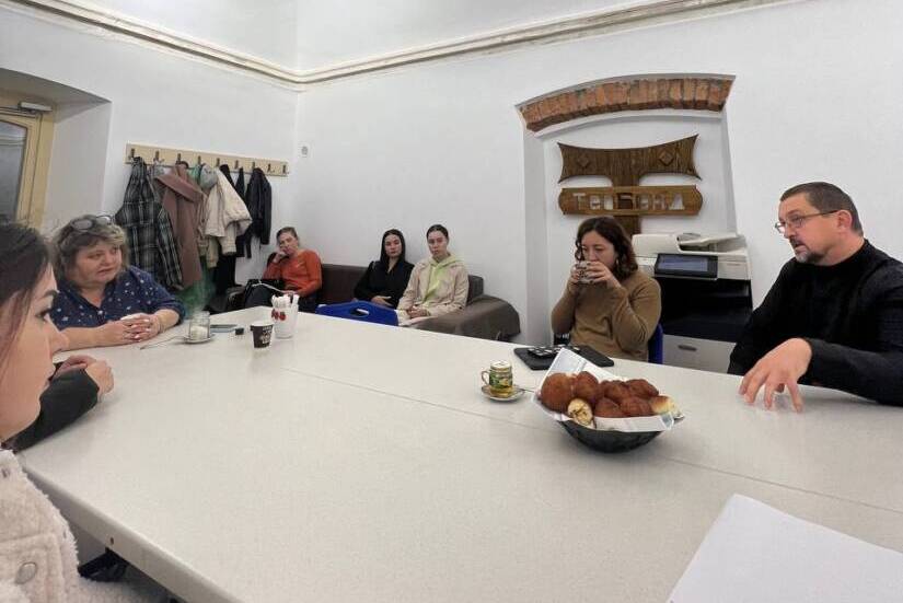 Біологи УжНУ з навчальною метою відвідали католицький ліцей «ТеоБенд»