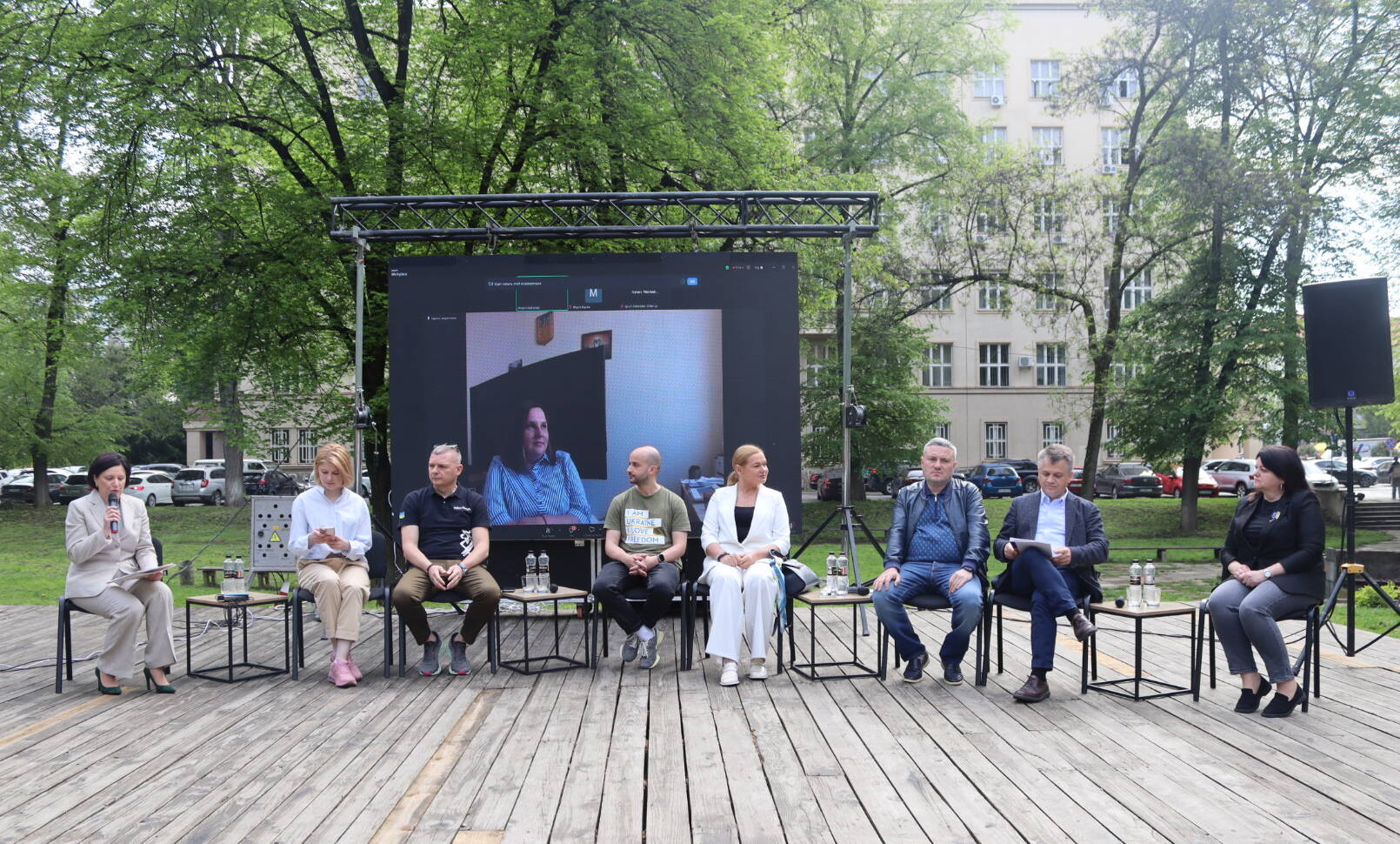 Синергія освіти і ринку праці: в Ужгороді провели дискусійну панель у межах Ярмарку вакансій ’2025