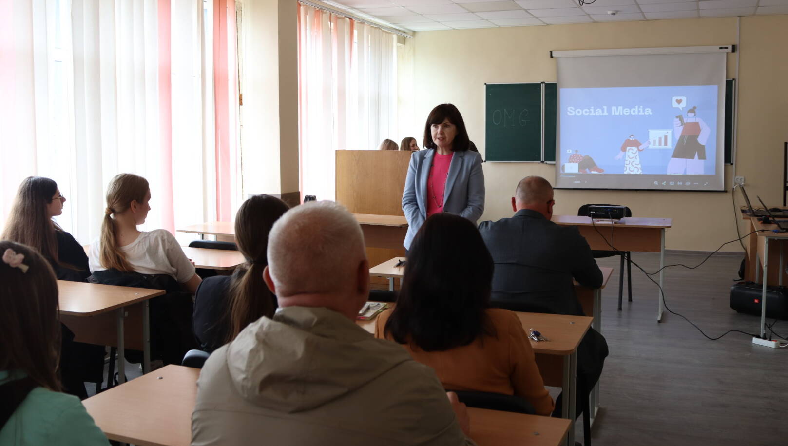 Факультети УжНУ продовжують зустрічати школярів під час днів відкритих дверей