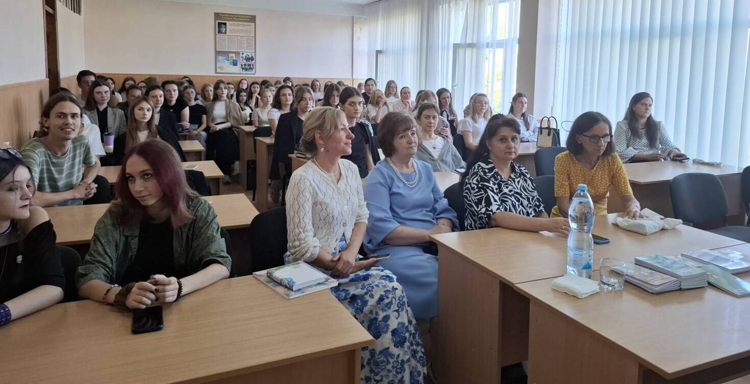 «Не букви, а дух»: Олександра Козоріз про переклад між пізнанням і відчуттям