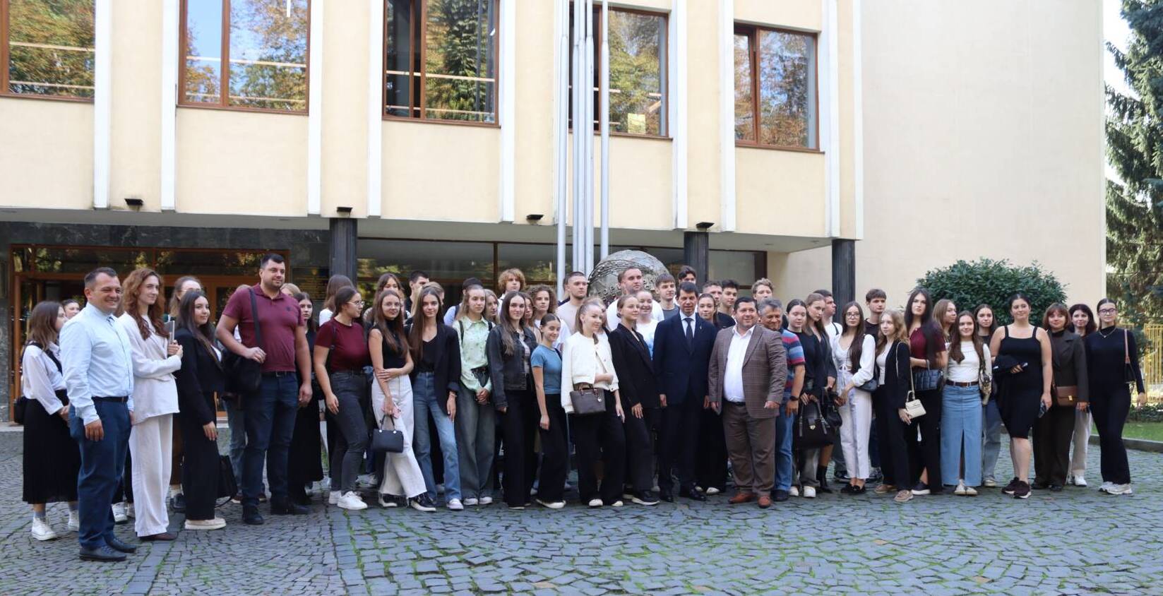 Заступник міністра МЗС України Олександр Міщенко поділився досвідом зі студентами УжНУ