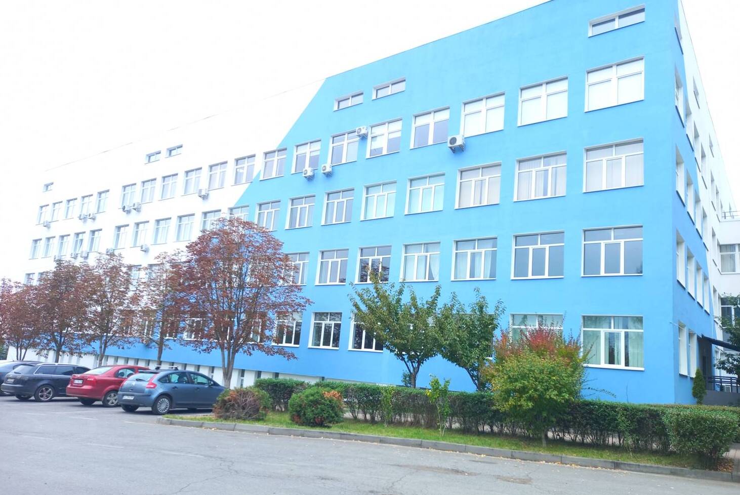 Від довгобуду до першого дзвоника: як УжДУ все ж запустив головний корпус у 1980-му