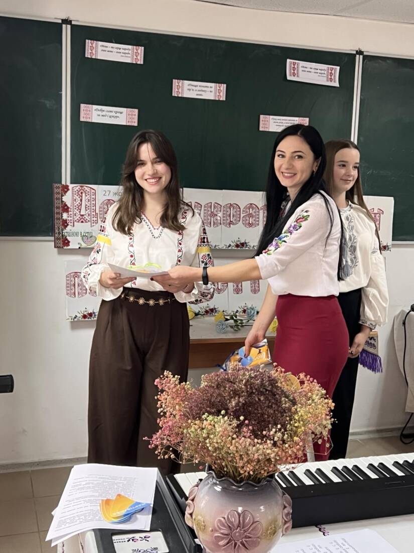 День української писемності та мови Природничо-гуманітарний фаховий коледж УжНУ відзначив із колегами з філологічного факультету